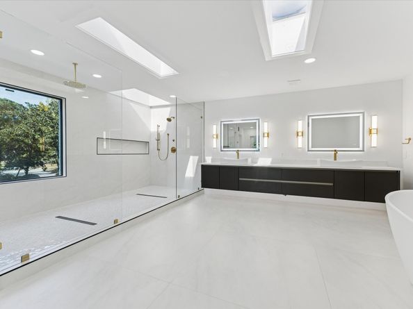 13 Tiel Way, Houston TX 77019