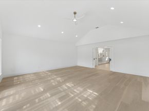 13 Tiel Way, Houston TX 77019