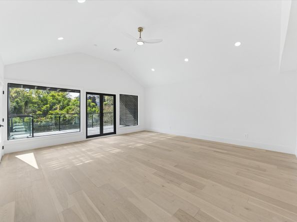 13 Tiel Way, Houston TX 77019