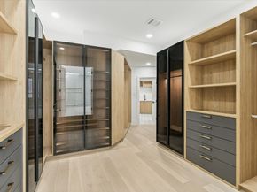 13 Tiel Way, Houston TX 77019