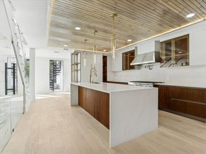 13 Tiel Way, Houston TX 77019