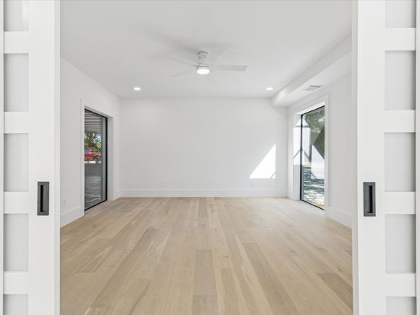 13 Tiel Way, Houston TX 77019