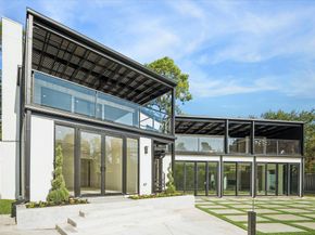 13 Tiel Way, Houston TX 77019