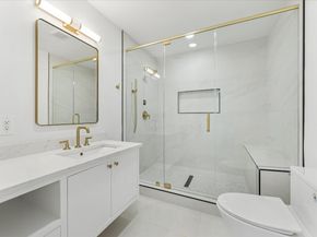 13 Tiel Way, Houston TX 77019