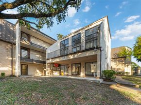 3015 Walnut Bend Lane 31, Houston TX 77042