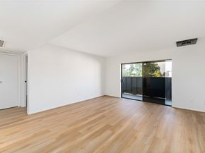 3015 Walnut Bend Lane 31, Houston TX 77042