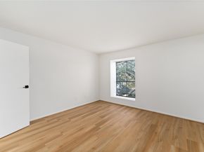 3015 Walnut Bend Lane 31, Houston TX 77042