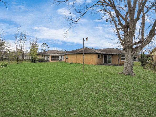 11510 Lock Gate Lane, Houston TX 77048