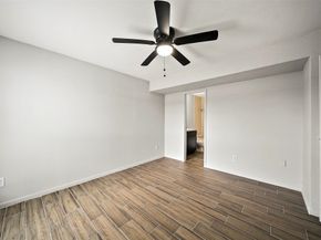 10001 Westpark Drive 75, Houston TX 77042