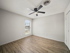 10001 Westpark Drive 75, Houston TX 77042