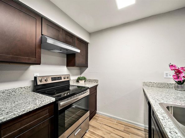 10001 Westpark Drive 75, Houston TX 77042