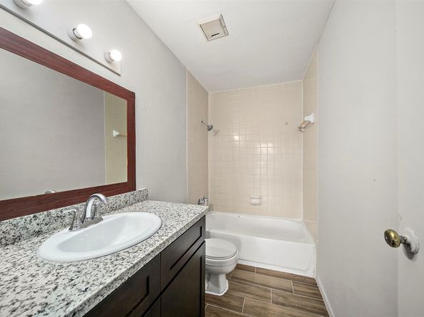 10001 Westpark Drive 75, Houston TX 77042