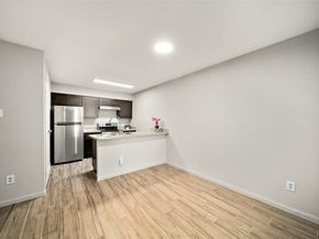 10001 Westpark Drive 75, Houston TX 77042