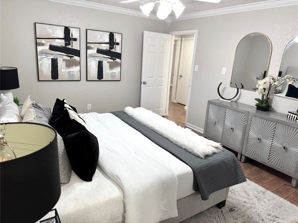 959 Festival Drive, Houston TX 77062