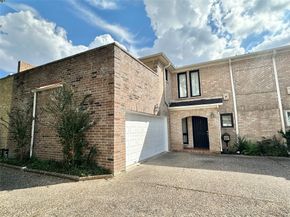 2514 Nantucket Drive C, Houston TX 77057