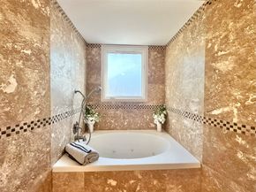 2514 Nantucket Drive C, Houston TX 77057