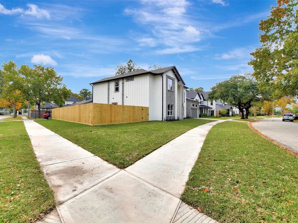 2021 Marnel Road, Houston TX 77055