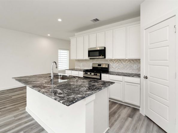 811 Gran Torino Drive, Houston TX 77051