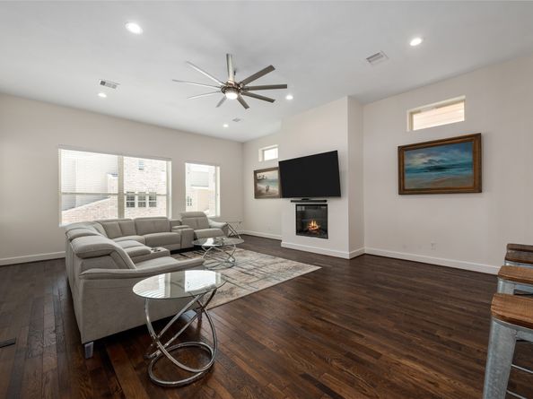 9406 Glenfield Court, Houston TX 77096