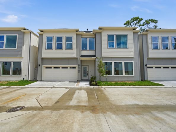 8904 Knoll Leaf Drive, Houston TX 77080
