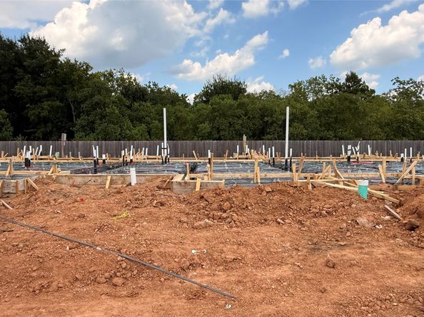 2339 Seven Oaks Boulevard 16, Tomball TX 77375