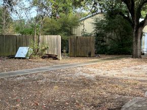 1402 East Avenue, Katy TX 77493