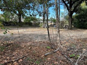 1402 East Avenue, Katy TX 77493