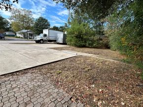 1402 East Avenue, Katy TX 77493