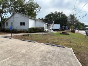 1402 East Avenue, Katy TX 77493