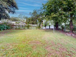 130 Zoe Street, Houston TX 77020