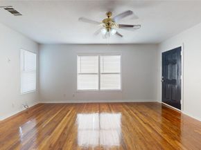 130 Zoe Street, Houston TX 77020