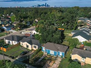 130 Zoe Street, Houston TX 77020