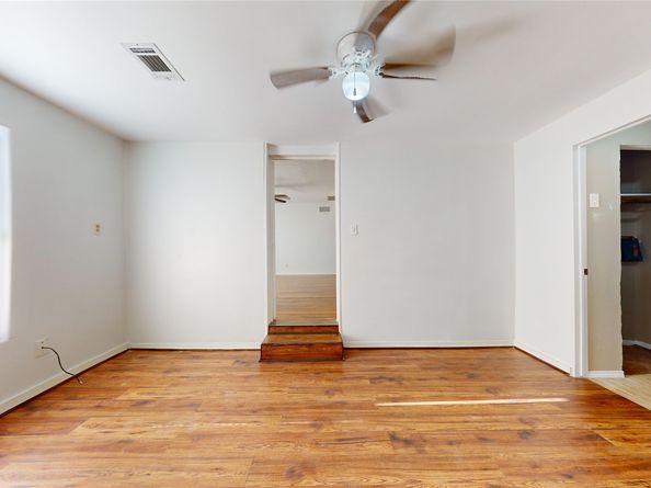 130 Zoe Street, Houston TX 77020