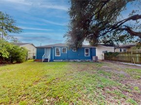 130 Zoe Street, Houston TX 77020