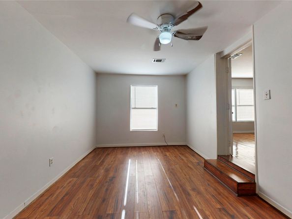 130 Zoe Street, Houston TX 77020
