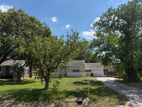7160 Evans Street, Houston TX 77061
