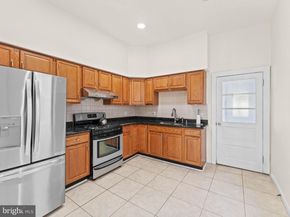 1521 W Shunk Street, Philadelphia PA 19145