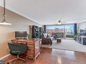 1515 S Arlington Ridge Road 504, Arlington VA 22202