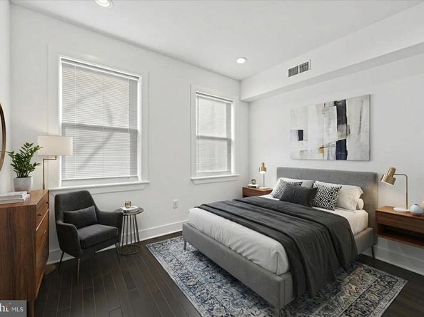 1327 S Hollywood Street, Philadelphia PA 19146