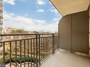 8220 Crestwood Heights Drive 418, Tysons VA 22102