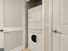 8220 Crestwood Heights Drive 418, Tysons VA 22102