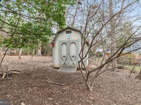 1002 Kerge Court SE, Vienna VA 22180