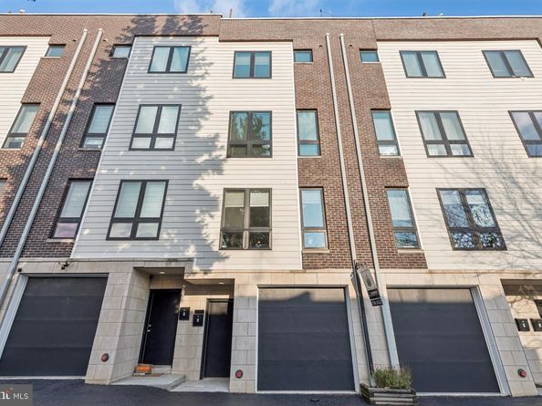 3828 Manor Street, Philadelphia PA 19128