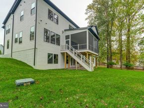 913 Symphony Circle SW, Vienna VA 22180