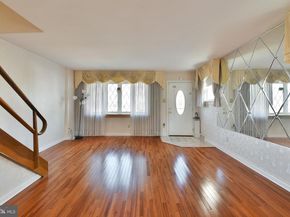 1012 Saint Vincent Street, Philadelphia PA 19111