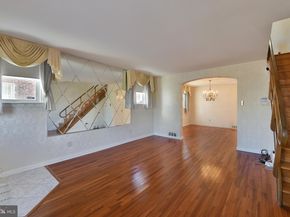 1012 Saint Vincent Street, Philadelphia PA 19111