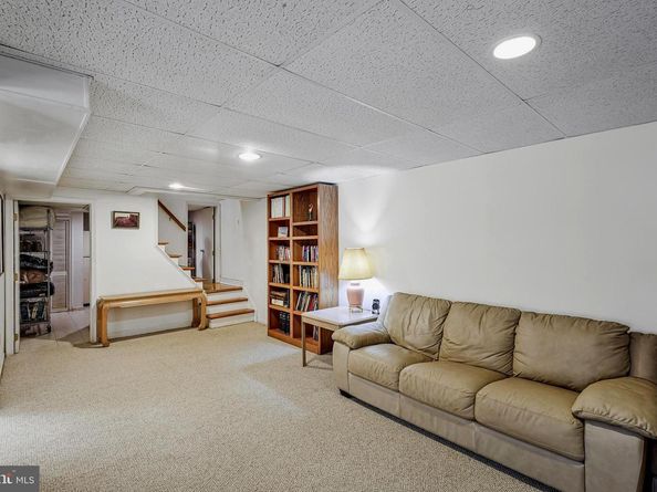 1811 Saint Roman Drive, Vienna VA 22182