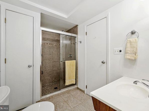1811 Saint Roman Drive, Vienna VA 22182