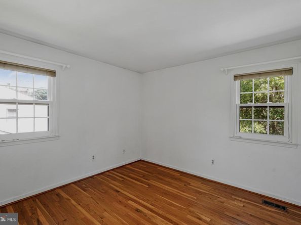 1811 Saint Roman Drive, Vienna VA 22182