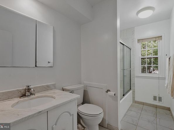 1811 Saint Roman Drive, Vienna VA 22182